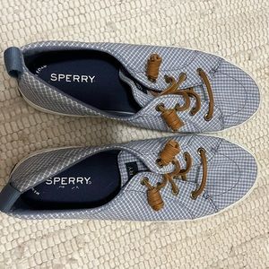 Sperry blue & white checkered lace up shoes
